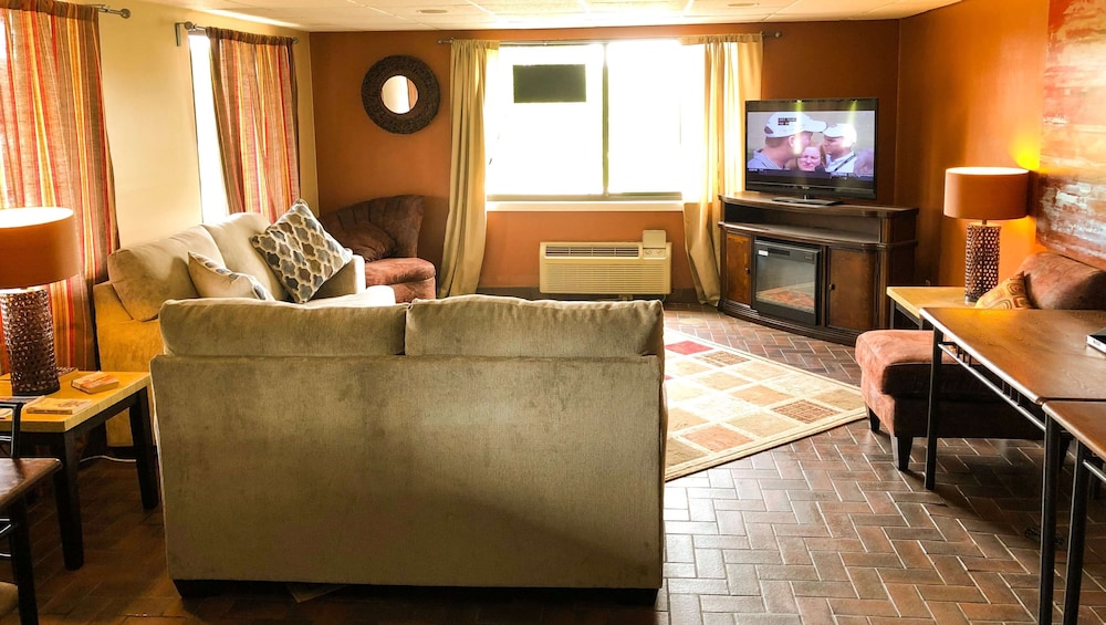 Magnuson Hotel Dixon - photo 14