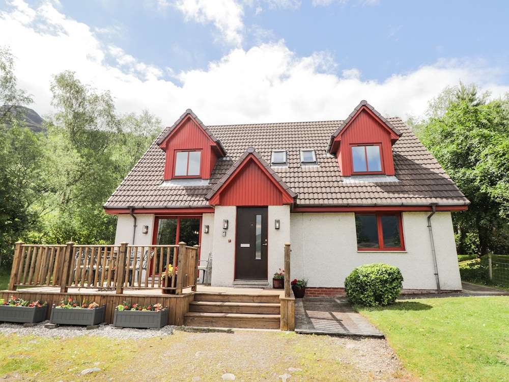 Silver Birch Lodge — 4-Star Luxury Hotel in Inverness, United Kingdom