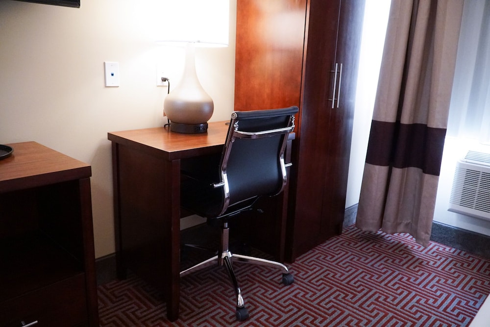 Lotus BLU Inn & Suites - photo 57