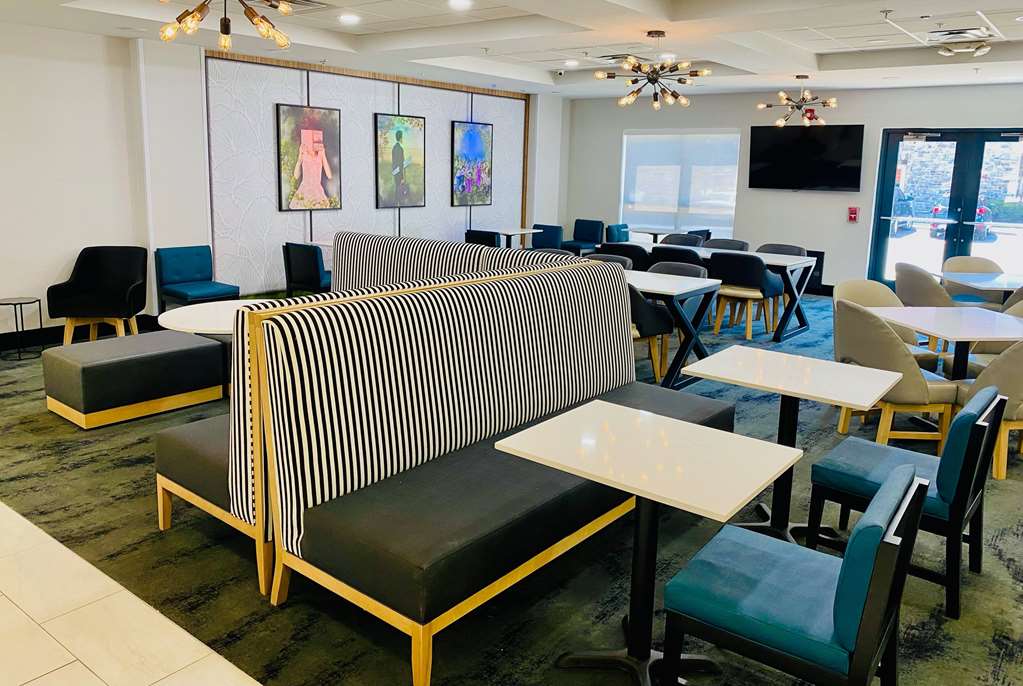 La Quinta Inn & Suites by Wyndham Mt. Laurel Philadelphia - photo 10