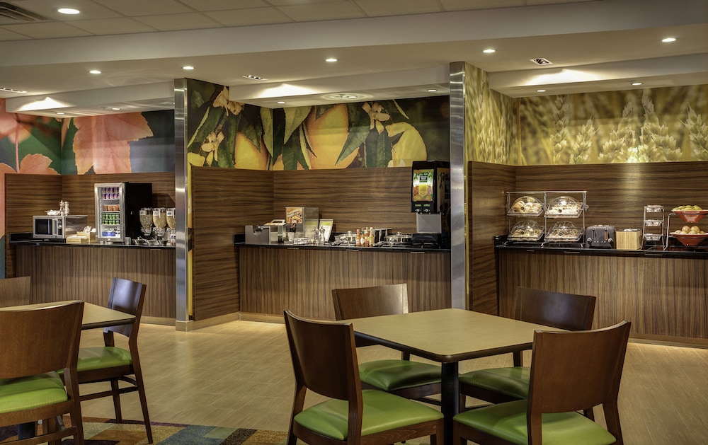 Fairfield Inn & Suites by Marriott Omaha West - photo 20