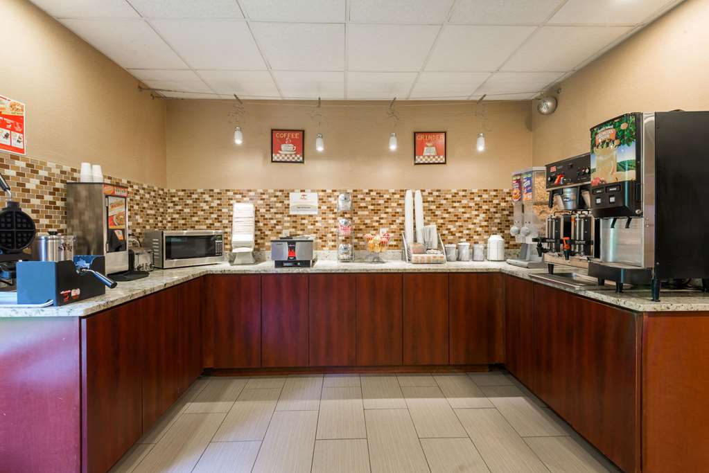 Super 8 by Wyndham Mars Cranberry Pittsburgh Area - photo 16