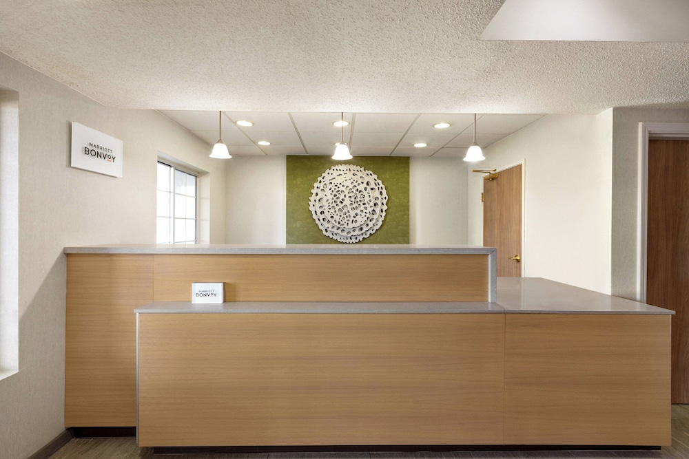 Fairfield Inn and Suites by Marriott Wheeling St Clairsville - photo 3