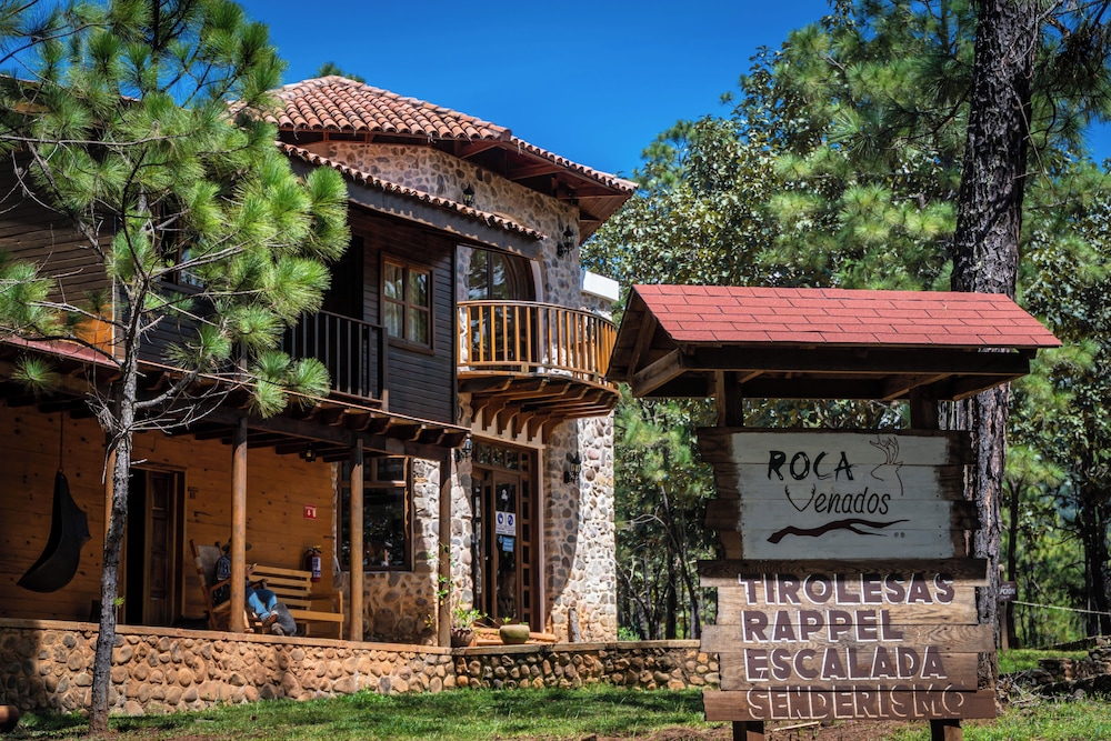 Roca Venados - carbon neutral hotel in Mascota