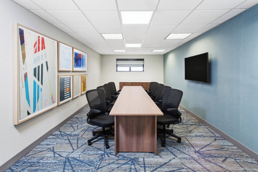 Holiday Inn Express Cleveland Airport Brookpark by IHG - photo 57