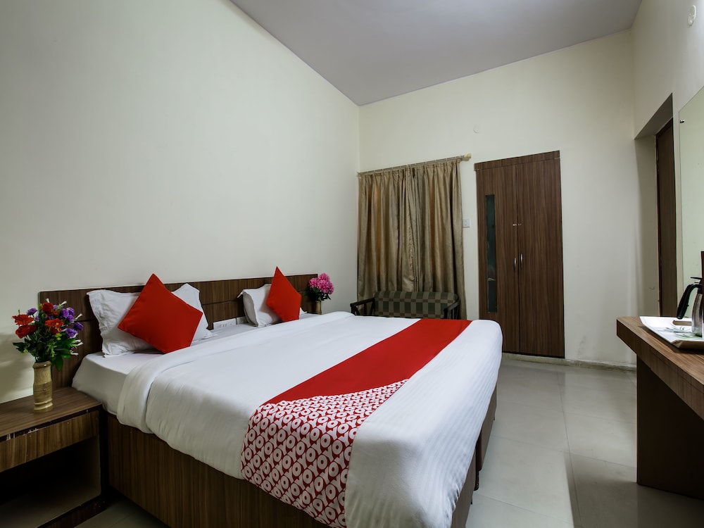 Oyo 16075 Aikya Elevens Inn — Patna
