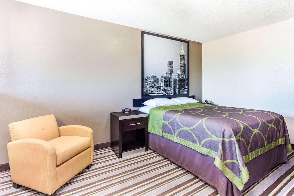 Super 8 by Wyndham Stockbridge - photo 15