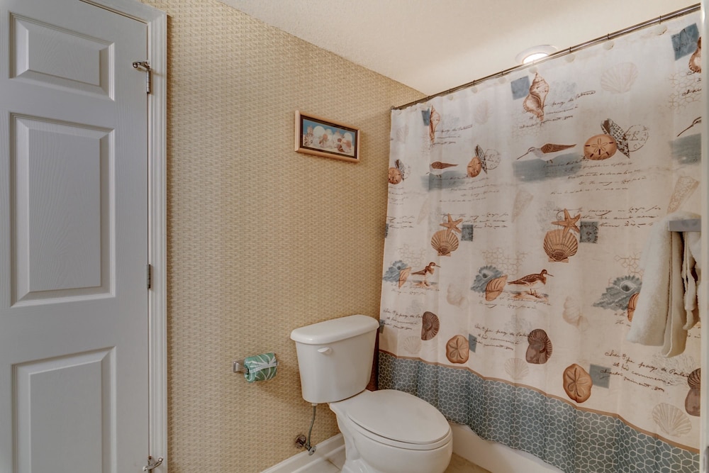 Barefoot Resort North Tower by Condo World - photo 39