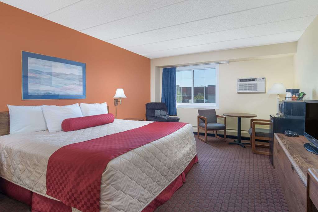 Days Inn by Wyndham Minot - photo 9