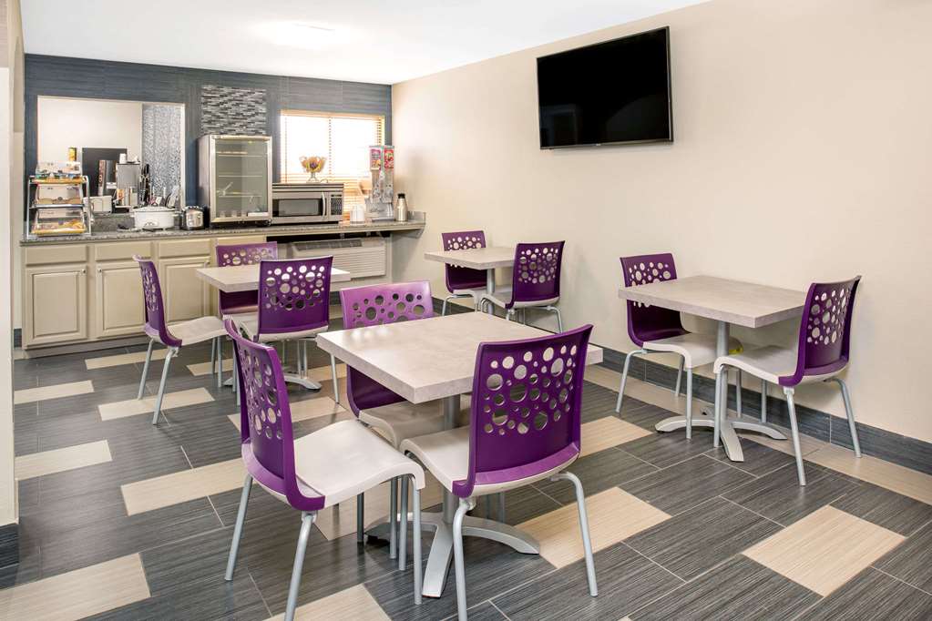 Days Inn by Wyndham Carthage - photo 19