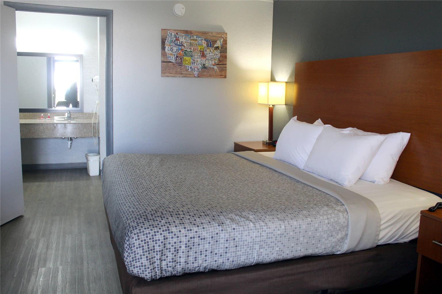 Econo Lodge Franklin South - photo 33