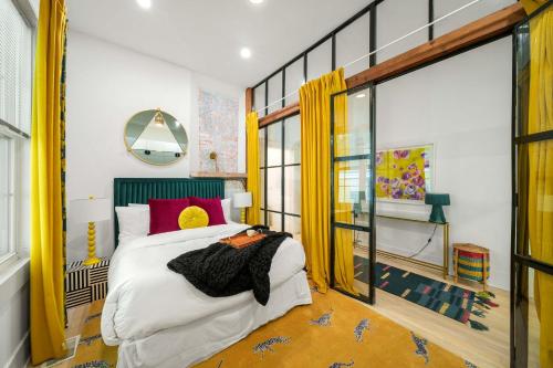Chiquita Banana — 4-Star Luxury Hotel in Atlanta, United States