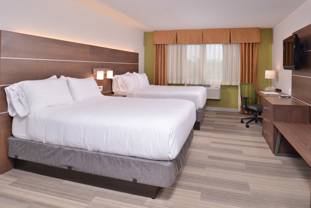 Holiday Inn Express and Suites Stevens Point an IHG Hotel - photo 4
