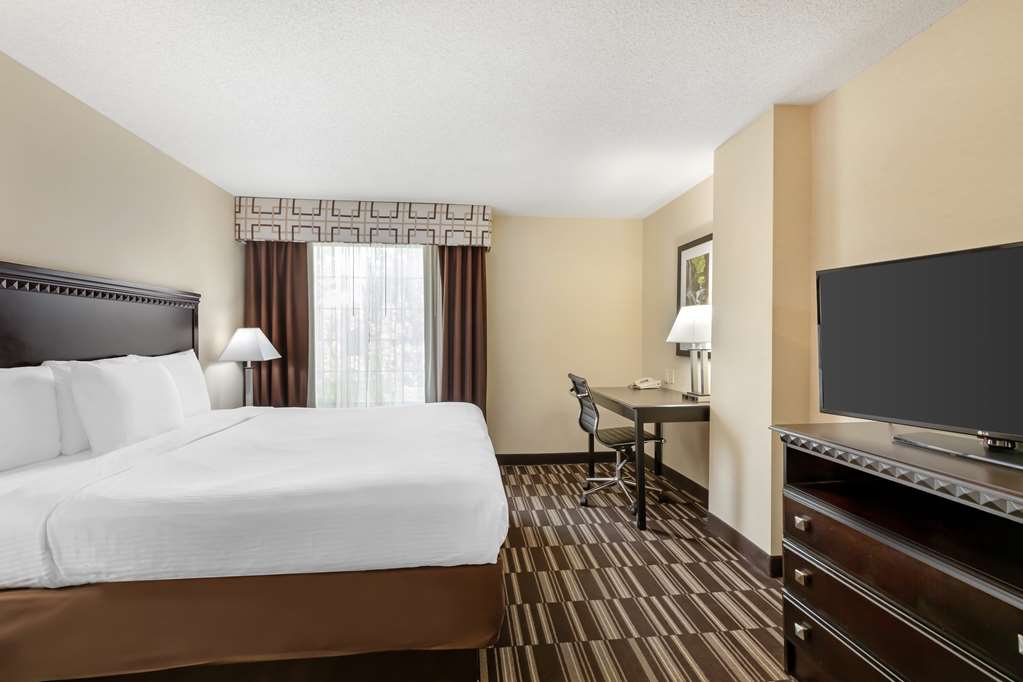 Best Western Plus Victor Inn & Suites - photo 16