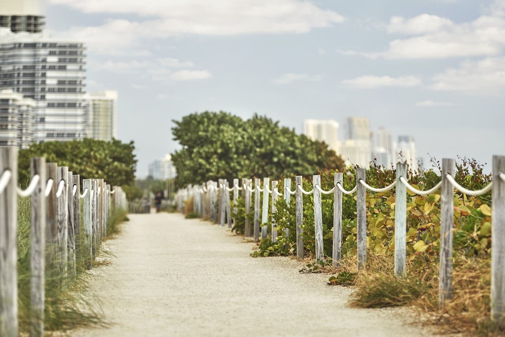 Four Seasons Hotel at The Surf Club - photo 95