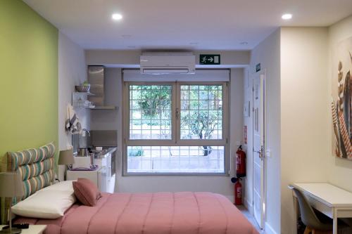 Moncloa room apartments hotel Argüelles Madrid
