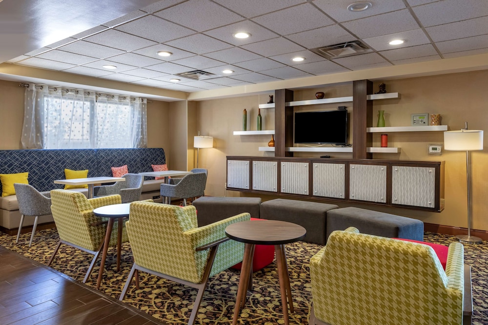 Hampton Inn Norco Corona Eastvale - photo 3
