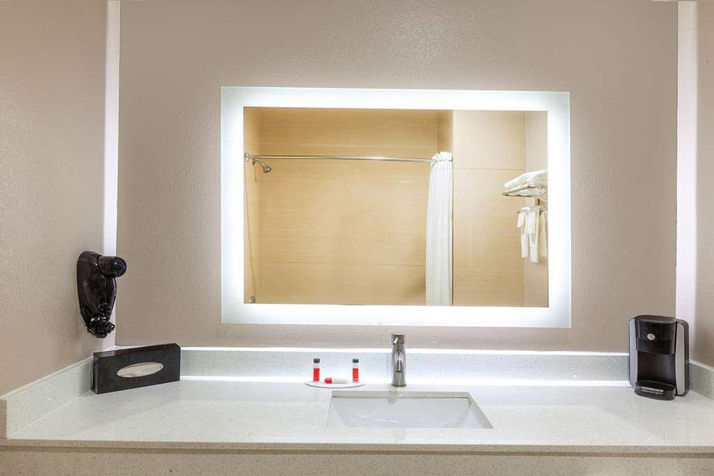 Super 8 by Wyndham Houston Northwest Cypress - photo 23