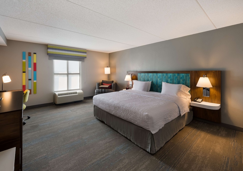 Hampton Inn & Suites Fredericksburg at Celebrate Virginia - photo 11