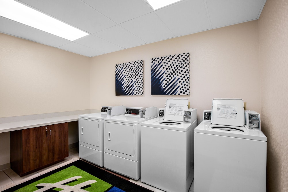Holiday Inn Express & Suites Ontario - photo 29