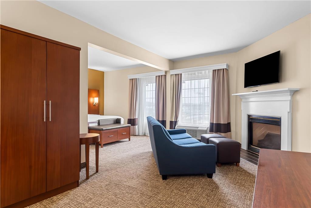 Comfort Suites near Camp Lejeune - photo 24