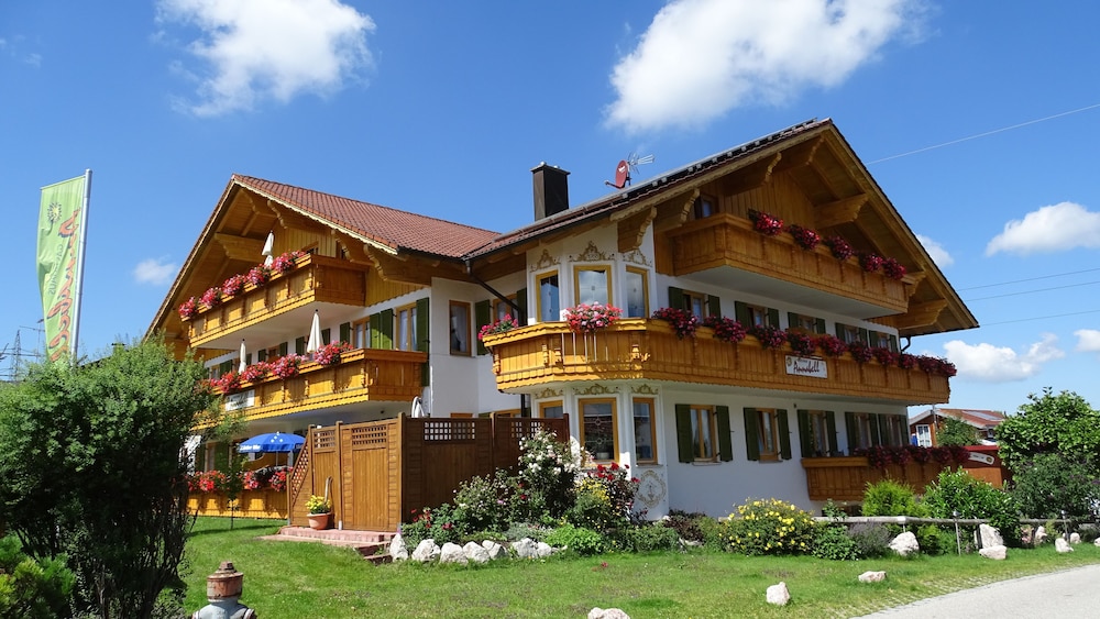 Gästehaus Annabell — 4-Star Luxury Hotel in Nesselwang, Germany