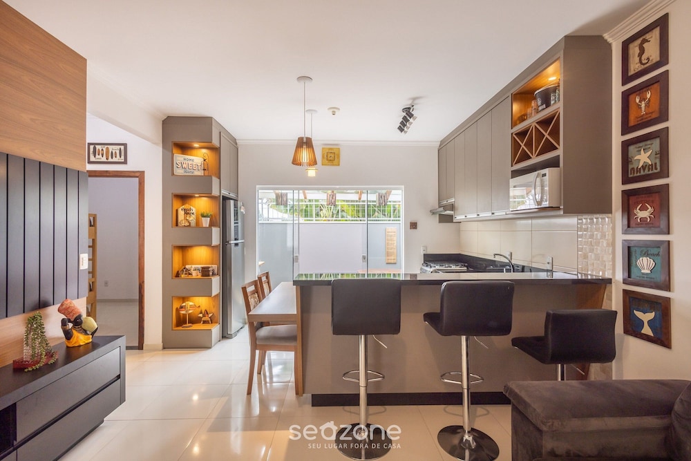 Casa 3Q Churrasq. Garagem 850m da praia RDO0025