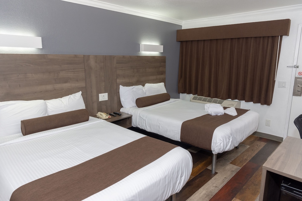 Value Inn Bellflower - photo 7