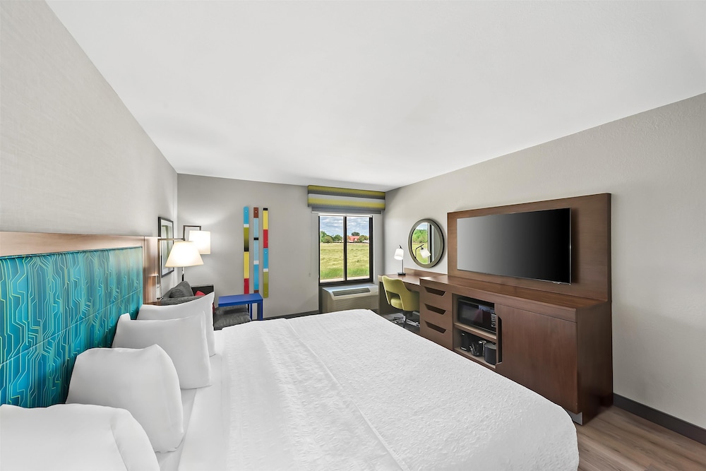 Hampton Inn North Platte - photo 19