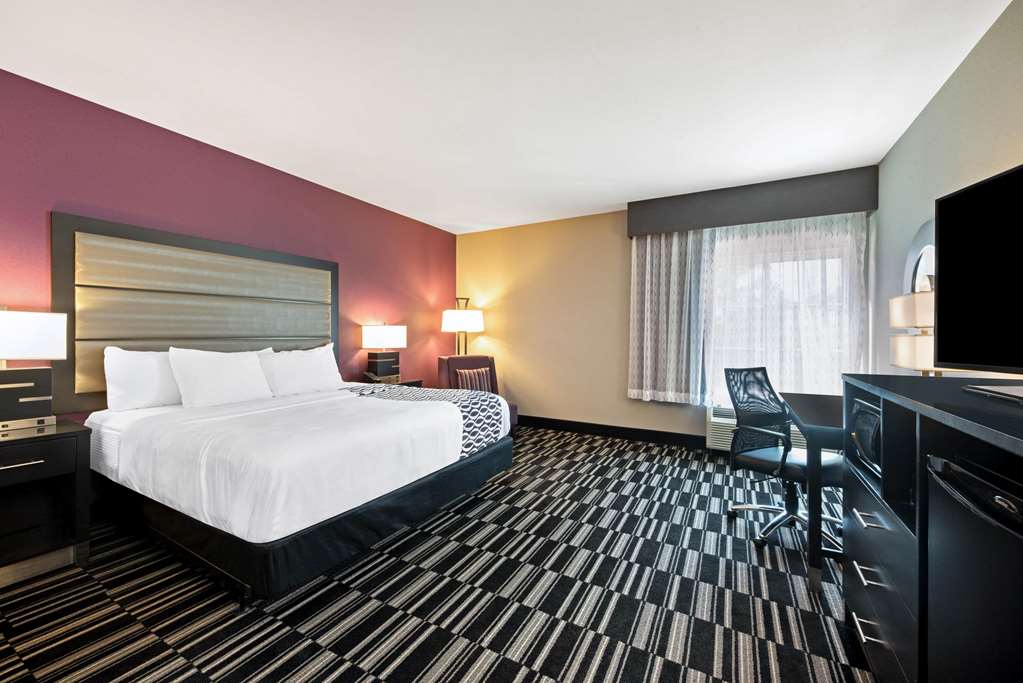 La Quinta Inn & Suites by Wyndham West Monroe - photo 10