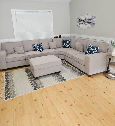 Close to the beach and attractions Perfect for families or traveling nurses in Wilmington, United States