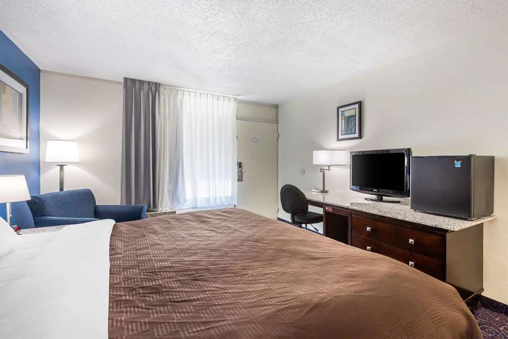 Days Inn and Suites by Wyndham Oxford - photo 16