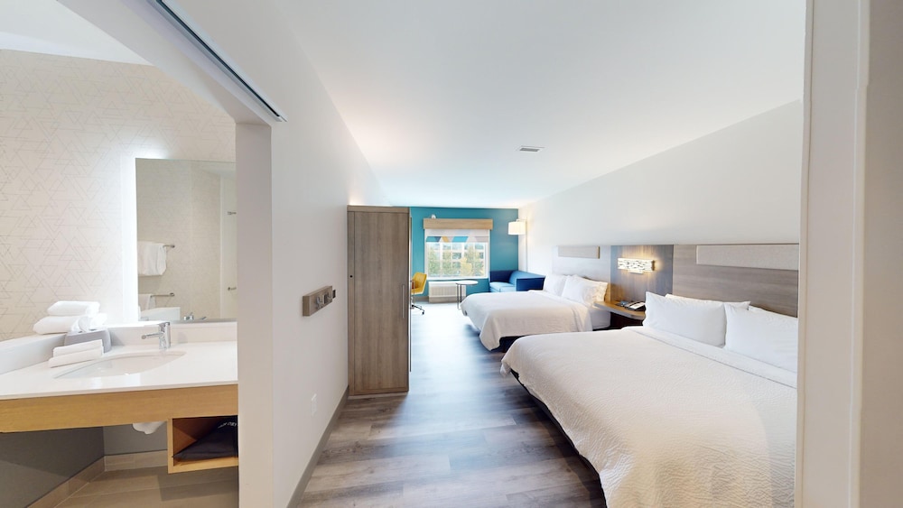 Holiday Inn Express & Suites Chicago Schaumburg an IHG Hotel - photo 23