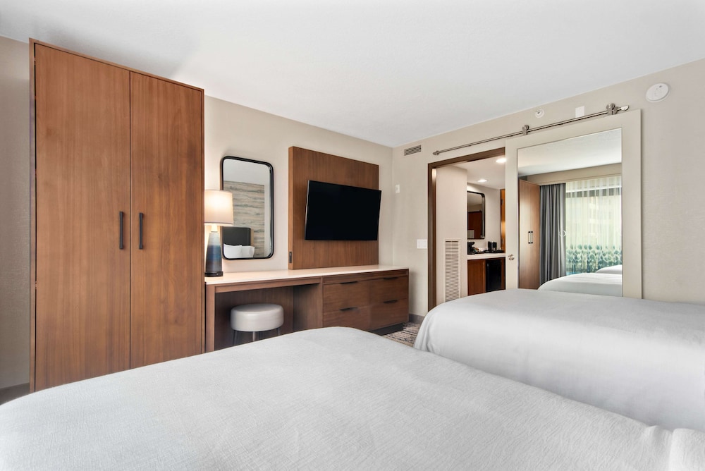 Embassy Suites by Hilton Anaheim South - photo 19