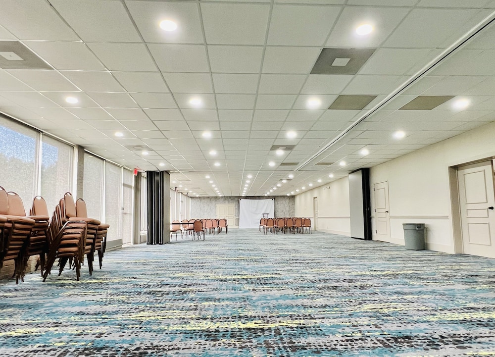 Quality Inn & Suites McDonough South I 75 - photo 23