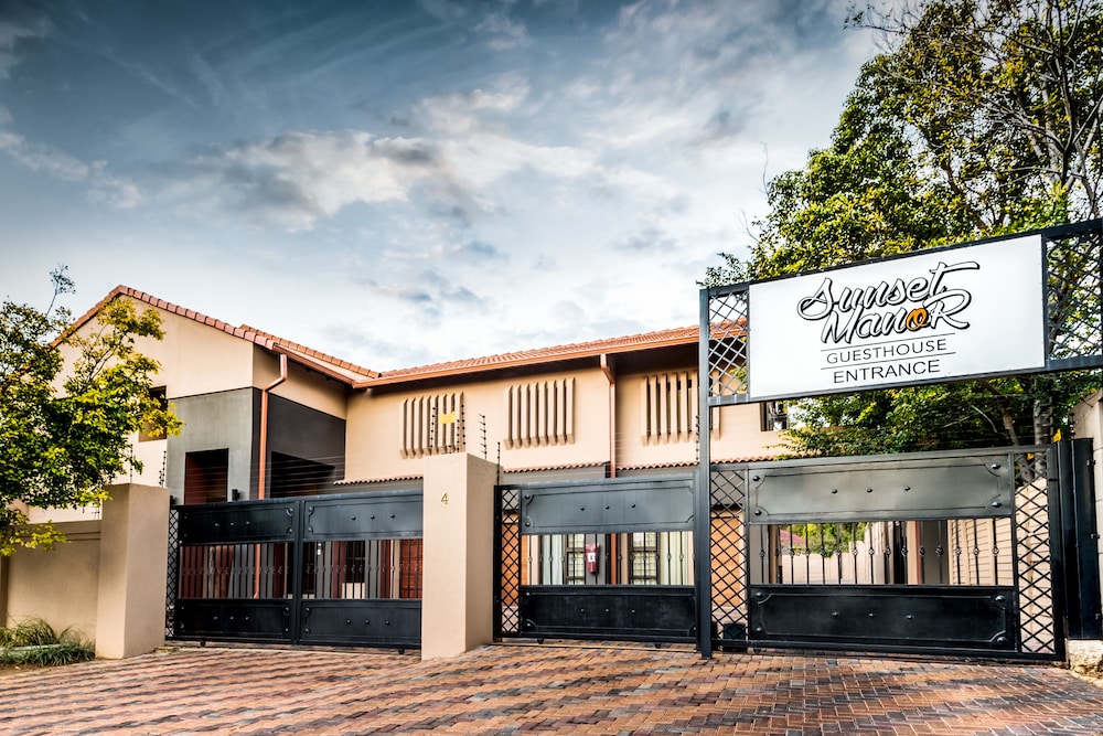 Sunset Manor Guest House — 4-Star Luxury Hotel in Potchefstroom, South Africa
