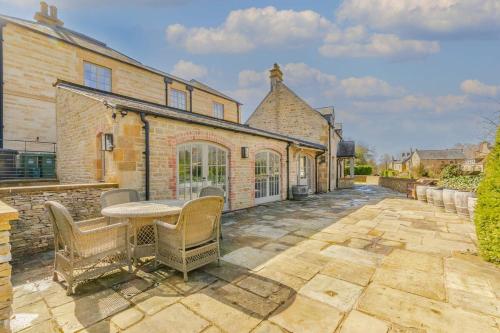 Washbrook Cottage Hot Tub Packages Available — 4-Star Luxury Hotel in Moreton In Marsh, United Kingdom