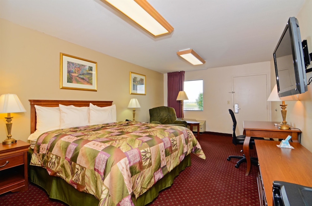 Super 8 by Wyndham McGehee - photo 17
