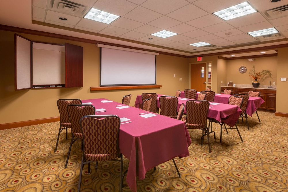 Hampton Inn Goshen - photo 28