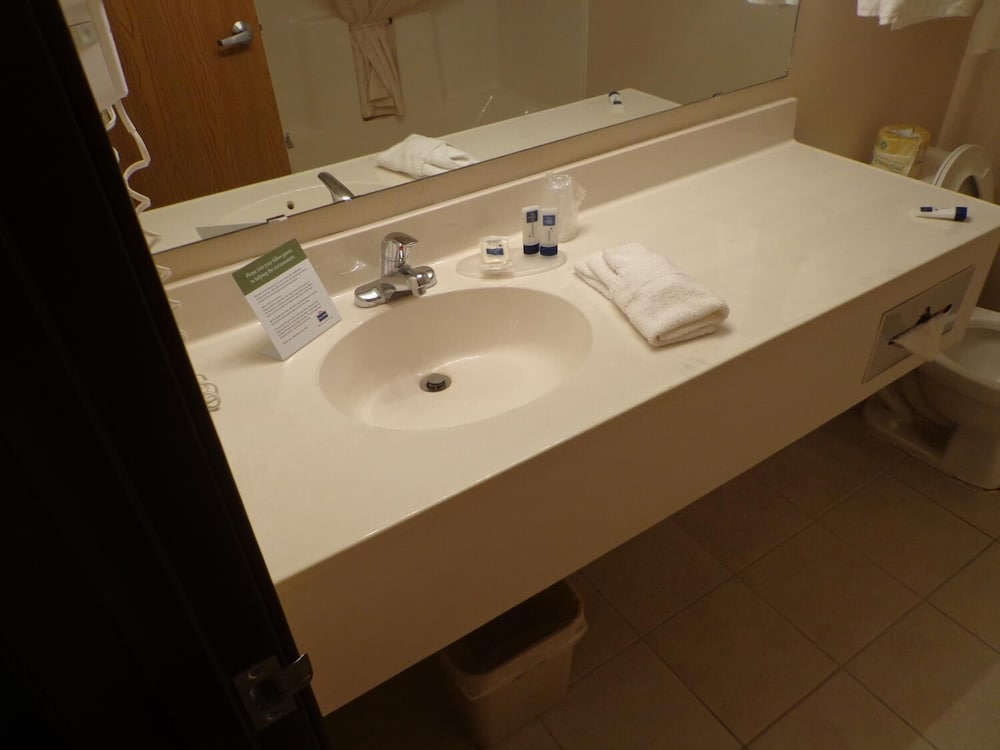 AmericInn by Wyndham Madison SD - photo 33