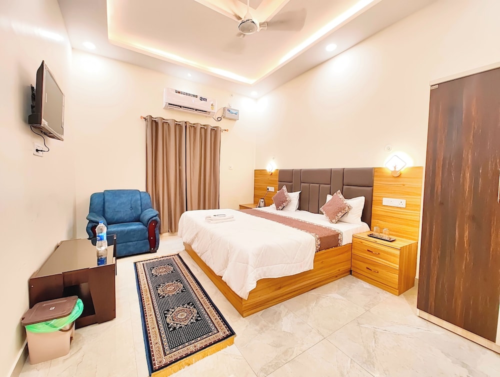 Hotel Vrindavan Palace Ayodhya in Ajodhya, India