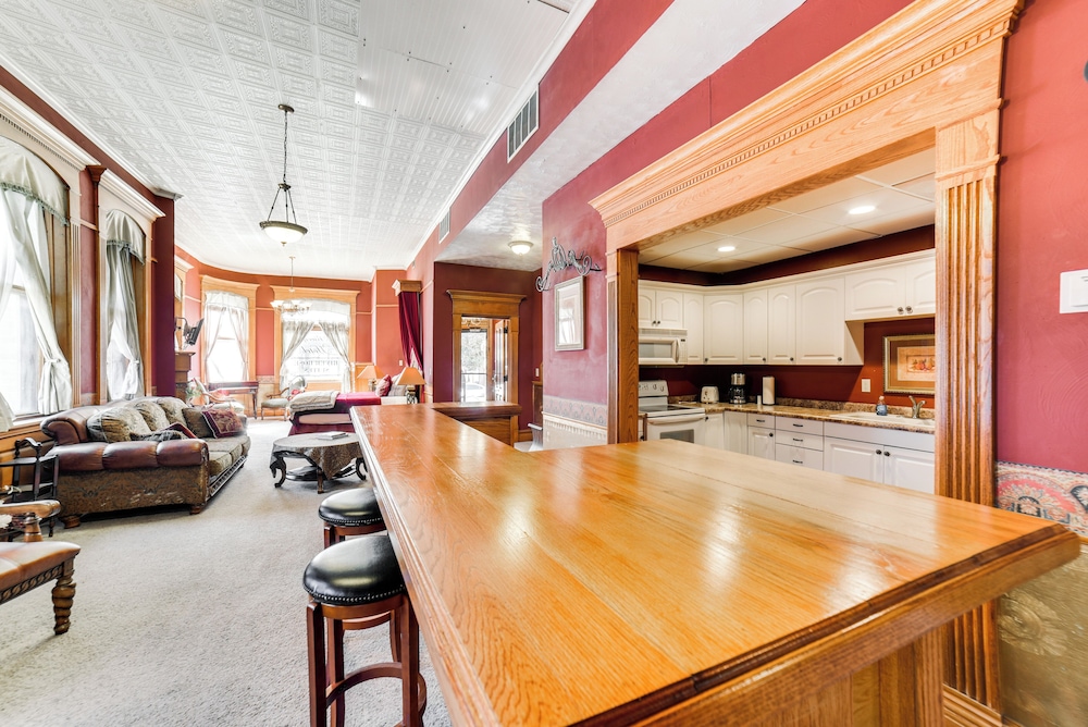 Downtown Yankton Suite Walk To Restaurants 20795336 — Yankton