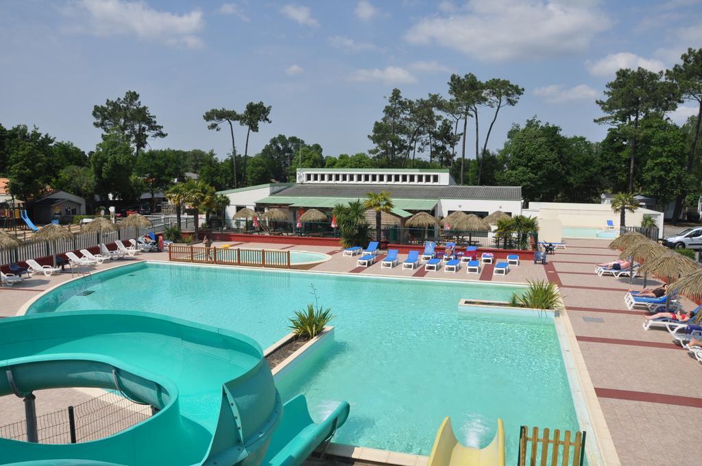 Camping le California — 4-Star Luxury Hotel in Saint-Jean-De-Monts, France