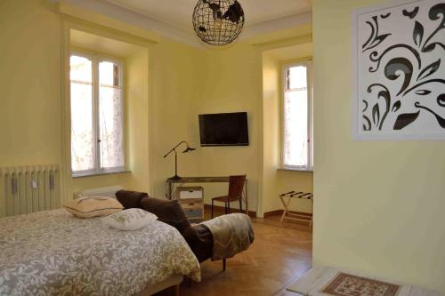 Trastevere elegant apartment — 4-Star Luxury Hotel in Rome, Italy