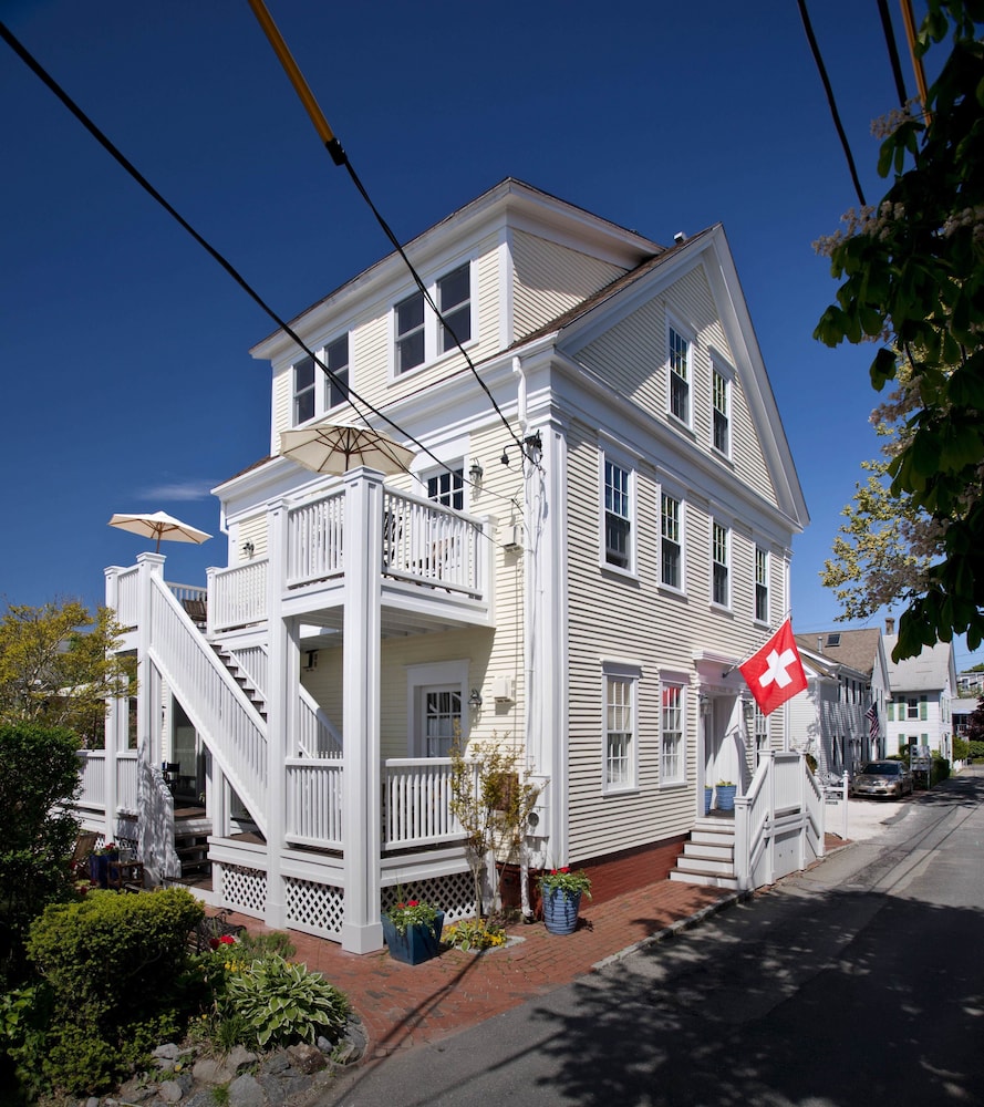 Benchmark Inn — 4-Star Luxury Hotel in Provincetown, United States