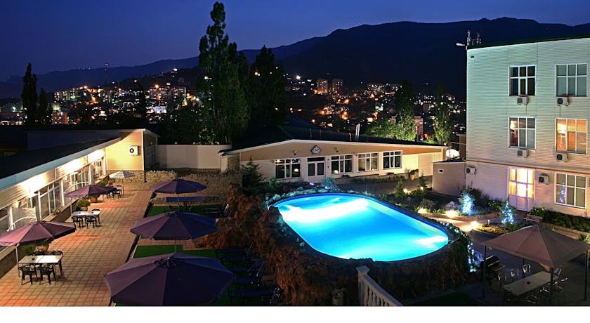 Hotel Prestige - last minute hotel in Yalta