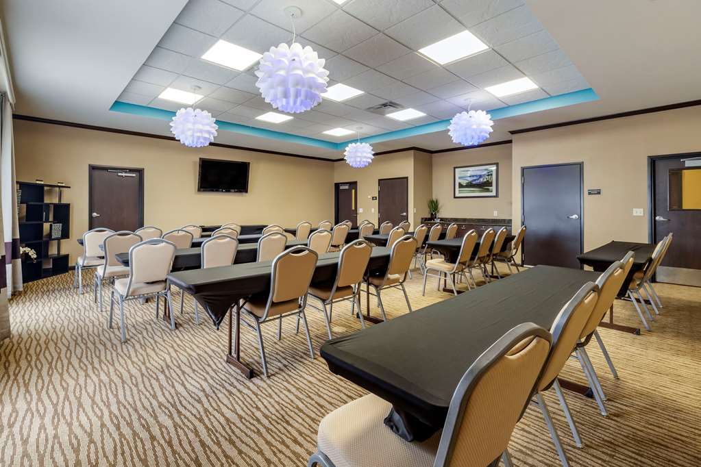 Comfort Inn & Suites Oklahoma City West I 40 - photo 23