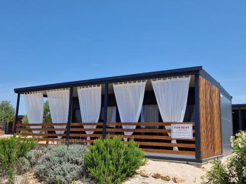Mobile Homes Albatross Pirovac — 4-Star Luxury Hotel in Pirovac, Croatia
