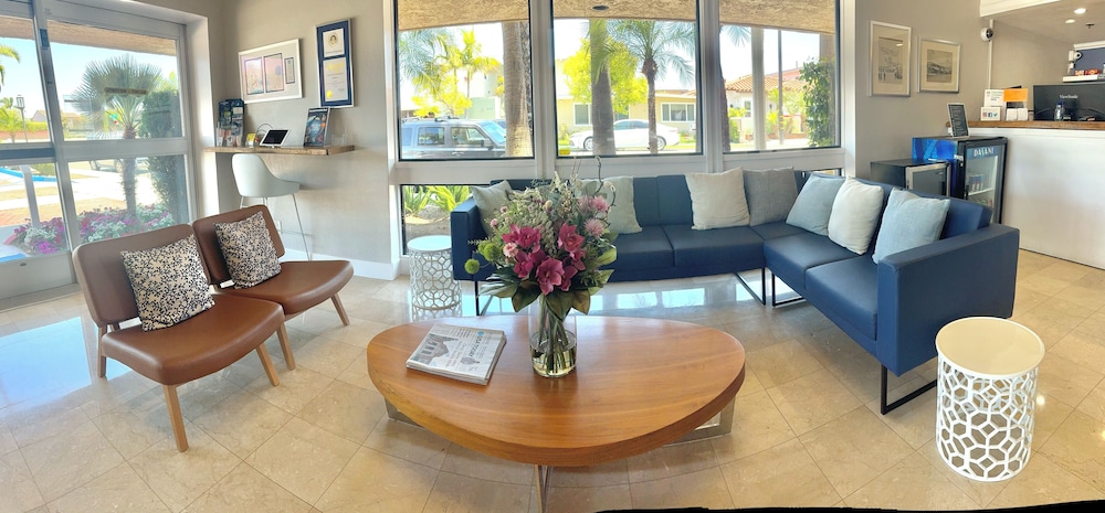 The Pacific Inn - photo 2