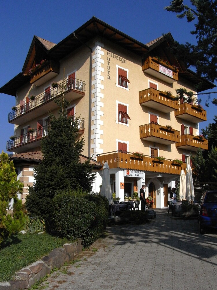 Albergo Aurora - carbon neutral hotel in Fondo